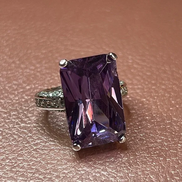 Purple CZ Costume Cocktail Ring - Picture 2 of 9